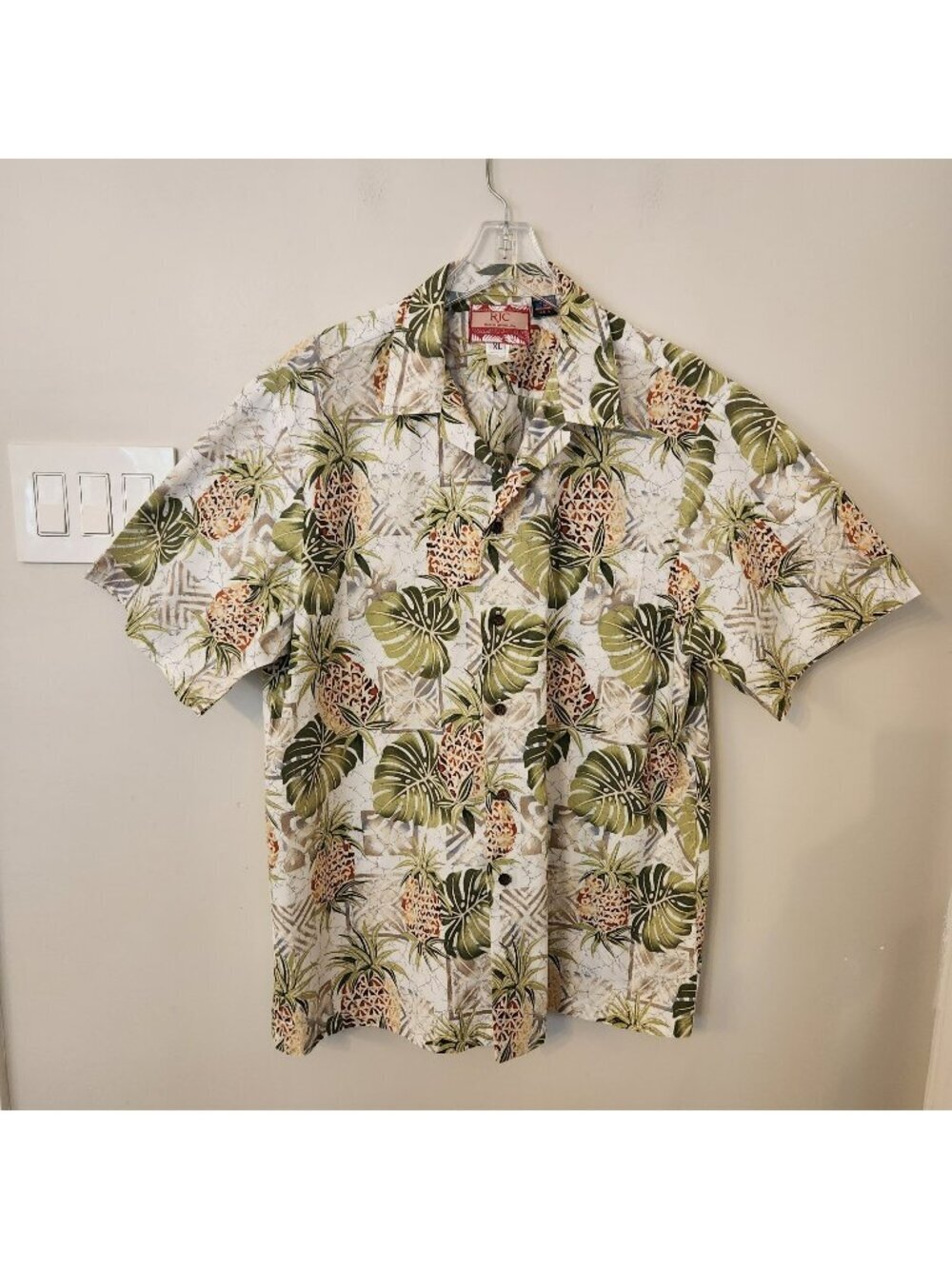 Vintage RJC Hawaii Made in the USA Short Sleeve Hawaiian Pineapples Mens XL